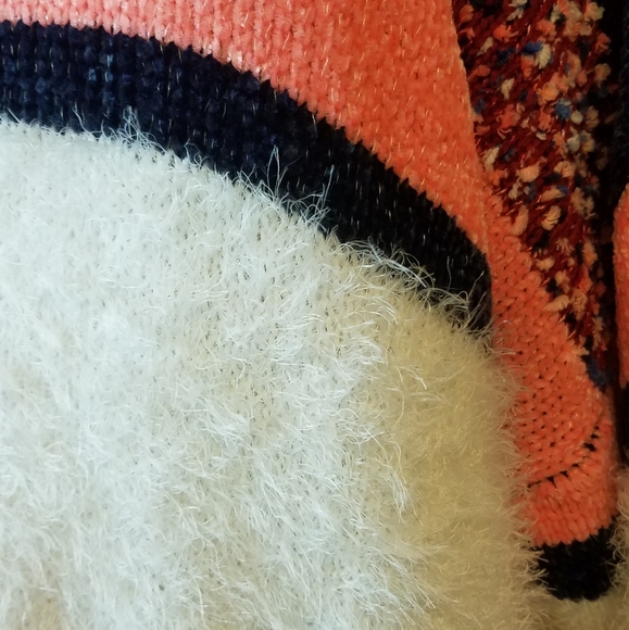 NWT Marc NY- coral, white and navy striped comfy fuzzy sweater- large WN - Picture 6 of 8